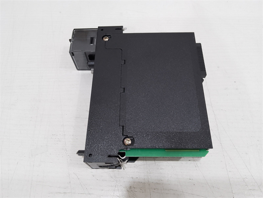 アレン ブラッドリー1756-OB8 ControlLogixデジタルDC 8の出力モジュール24VDC