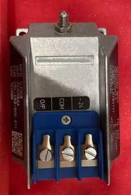 IQS452 204-452-000-011 接近システム信号調節器