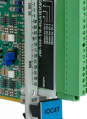 IOC4T 200-560-000-111 I/O カードは信号インターフェイスとして機能し,機械の保護と基本状態モニタリング