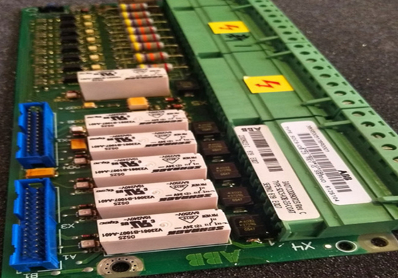 ABB SDCS-IOB-23 3ADT220090R0023 ターミナルボード デジタル接続ボード