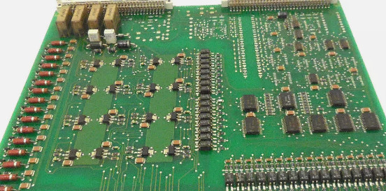 ABB 8IAB03 GJR2392500R1210出力モジュール バイナリー 16チャネル 24 V,100 mA の 1 DO