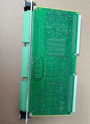 IOC4T 200-560-000-114 I/O カードは信号インターフェースとして機能し,機械の保護と基本状態モニタリング