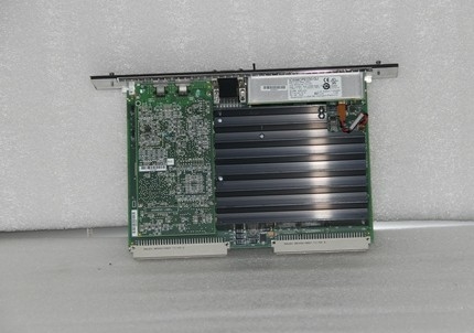 GE IC698CPE030 PACSystems RX7i 制御器 PLCシステムのための中央処理装置