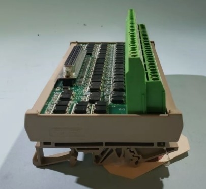 IS210DTCIH1A GE グループ隔離ターミナルボード Mark VI シリーズ DIN-レール付きのシンプレックスカントクト入力