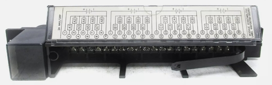 IC697MDL750 GE ディスクリート出力モジュール 24/48 ボルト DC 0.5 アムペア 32 ポイント出力モジュール