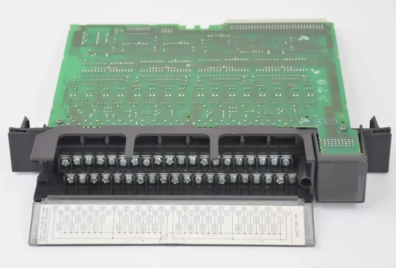 IC697MDL753 GE ディスクリート出力モジュール 5/48 ボルト DC 0.5 アムペア ネガティブ・ロジック 32 ポイント出力モジュール