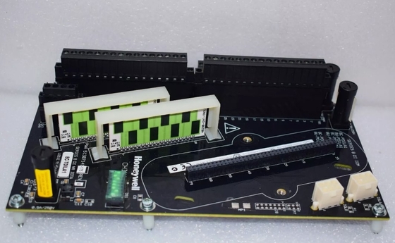 ハニーウェル 8C-TDILA1 シリーズ8 デジタル入力モジュール 24V IOTA コーティング