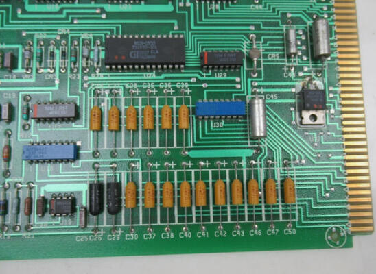 ハニーウェル 30731823-001 A/D Mux PLC回路板 24Vdc 110mA 新しい状態制御モジュール