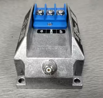 IQS450 204-450-000-002 A1-B21-H10-I0 エディの電流近接信号コンディショナー