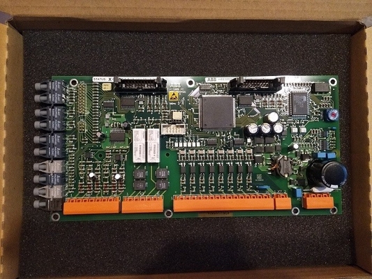 UAC389AE01 ABB装置UA C389 AE01の制御プロセッサモジュールPLCの予備品HIEE300888R0001