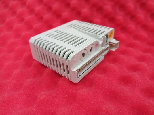 AI830A ABB RTDの単位8 CHのアナログ入力モジュールPLC DCS 3BSE040662R1