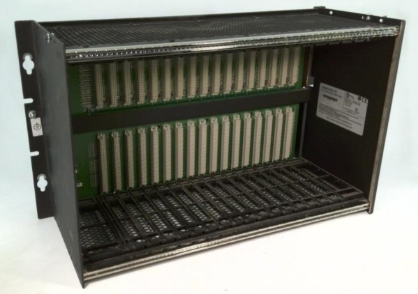 IC698CHS117 GEラック17スロット前後部マウント I/O VEMCPUモジュール サポート オプション冷却ファン組
