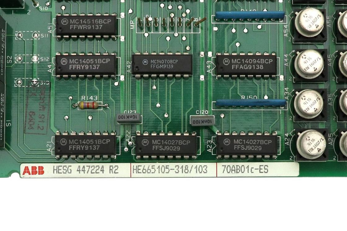 ABBデジタル出力制御モジュール 70AB01C-ES HESG 447224 R2 コンパクト 16*16*12cm