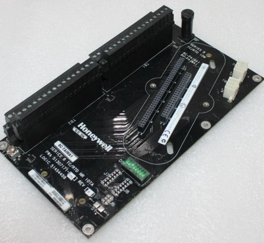 ハニーウェル 8C-TAIMA1 アナログ入力モジュール 16 入力チャネル 24 VDC 電源と ± 250V 隔離電圧