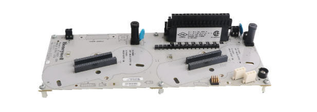 DC-TUIO31 ハニーウェル 一般 I/O 端末部品 (IOTA) 24Vdc 110mA 非冗長IOTA モジュール